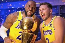 NBA总决赛最终交锋，湖人再次问鼎总冠军