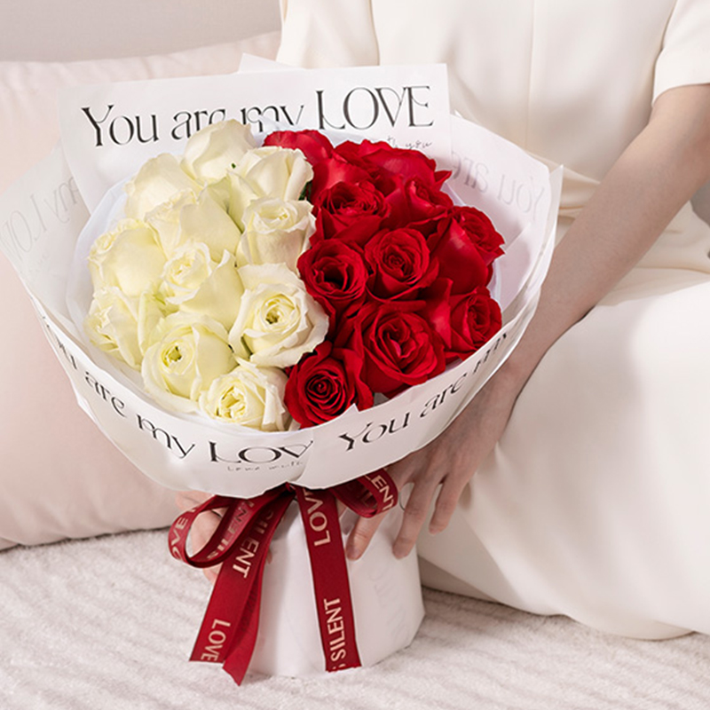 包含意大利后卫在女友生日时发布浪漫求婚的词条